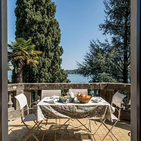 Magnolia - With Private Terrace And Direct Access To The Lake Apartment