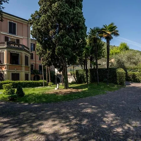 Apartment Magnolia - With Private Terrace And Direct Access To The Lake *
