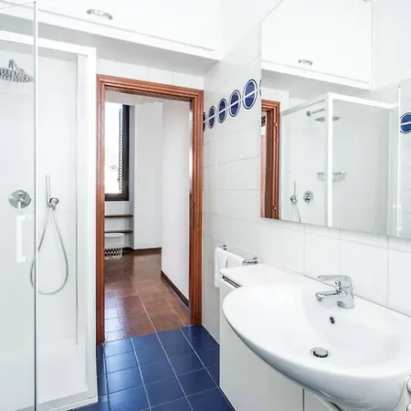 Magnolia - With Private Terrace And Direct Access To The Lake Salo