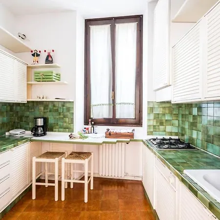 Apartment Magnolia - With Private Terrace And Direct Access To The Lake Salo